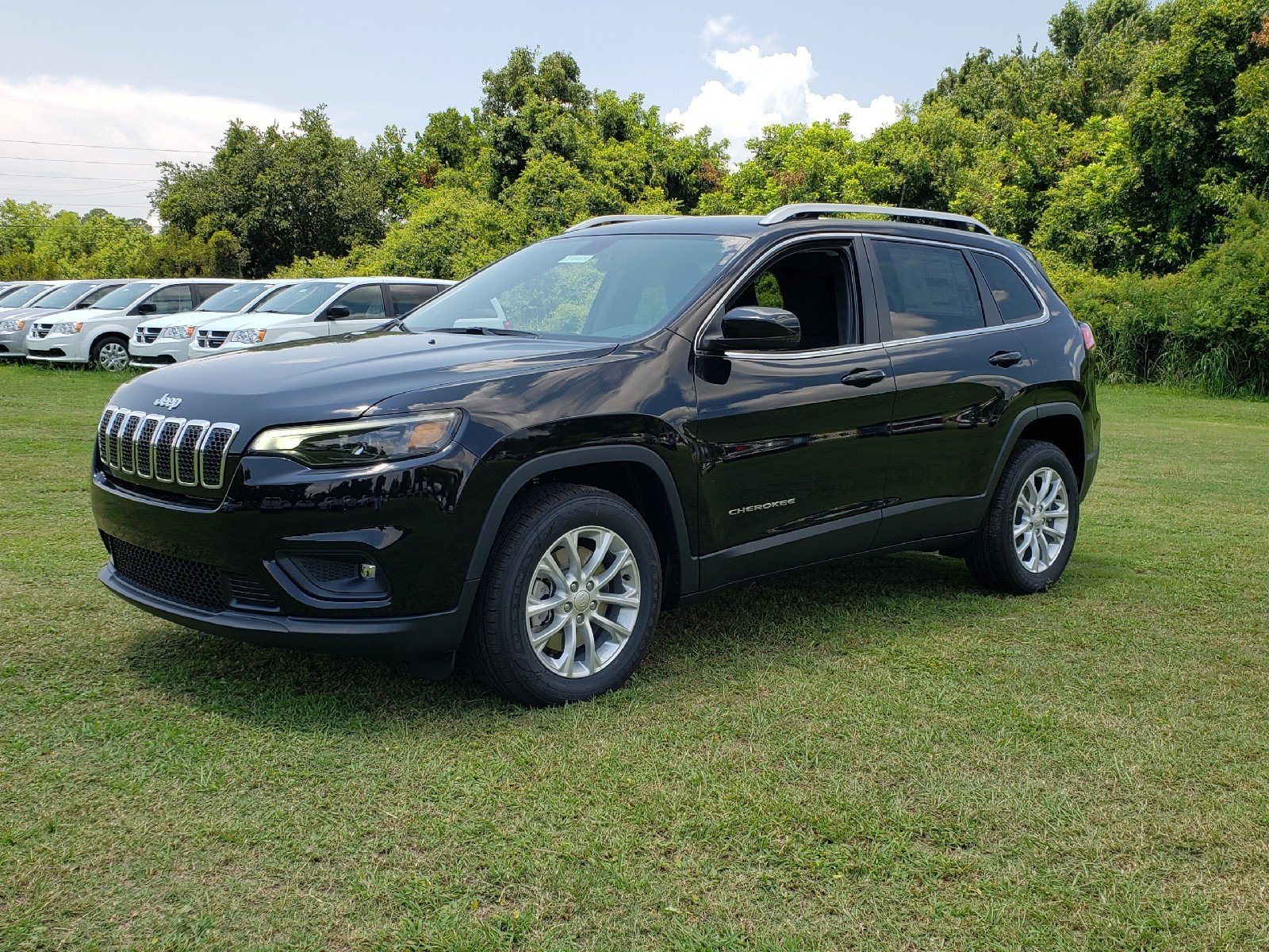 New 2019 Jeep Cherokee Latitude 4D Sport Utility in