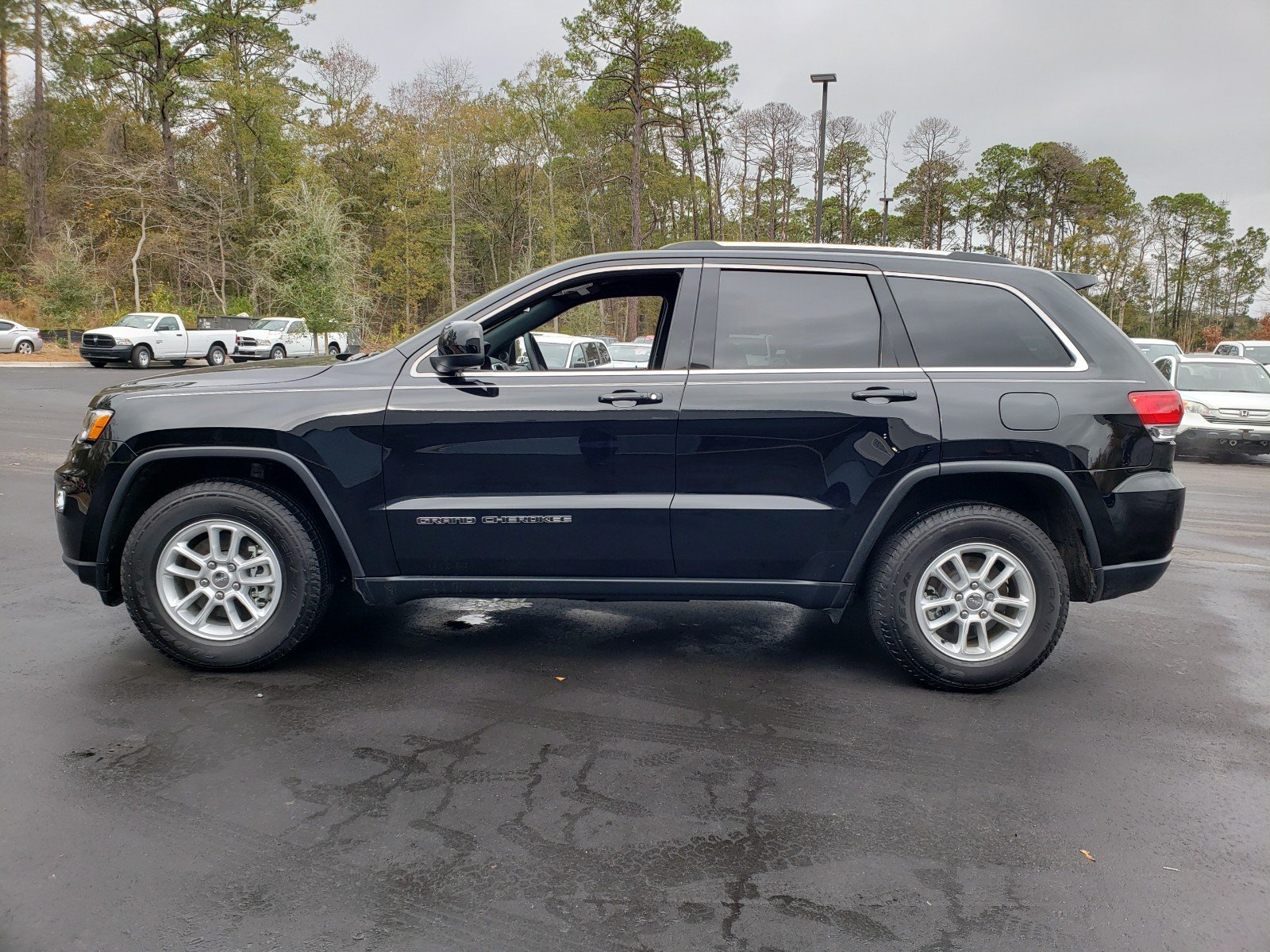 Pre-Owned 2019 Jeep Grand Cherokee Laredo 4D Sport Utility in Beaufort ...