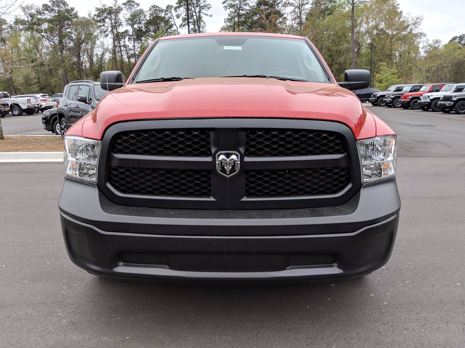 new-2020-ram-1500-classic-tradesman-4d-crew-cab-in-beaufort-r124494