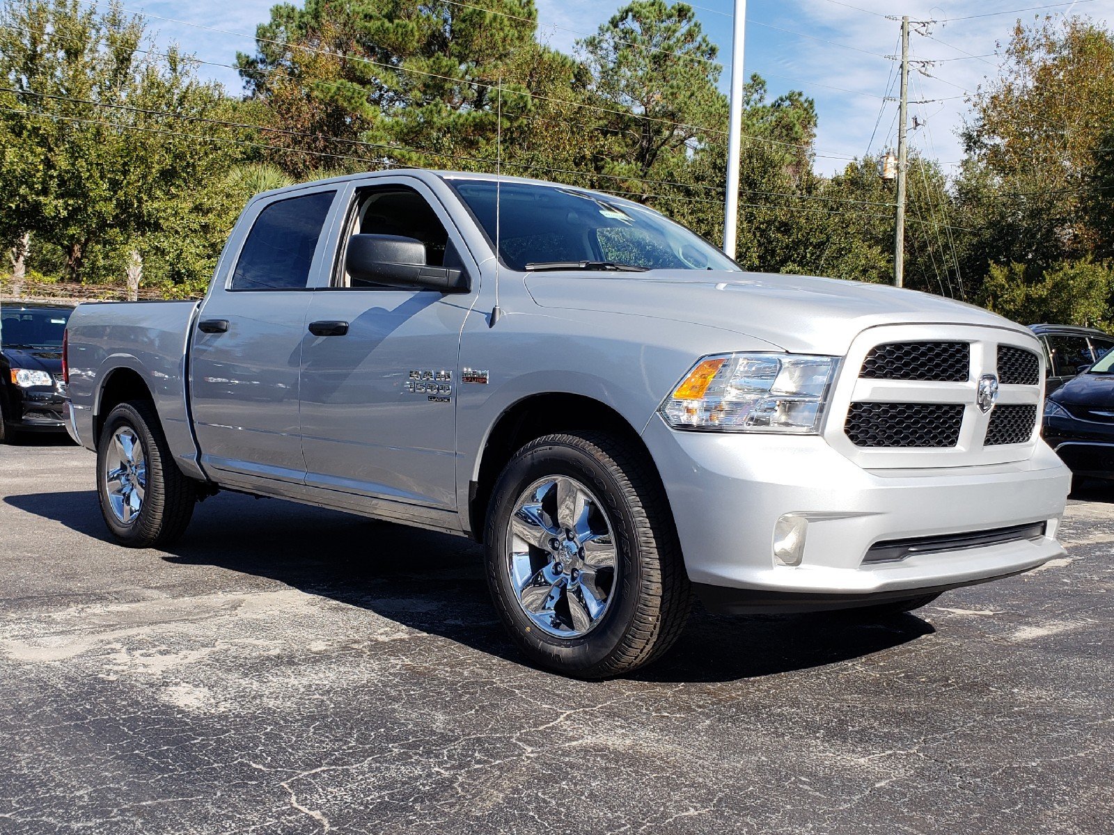 New 2019 Ram 1500 Classic Express 4d Crew Cab In Beaufort #r507669 