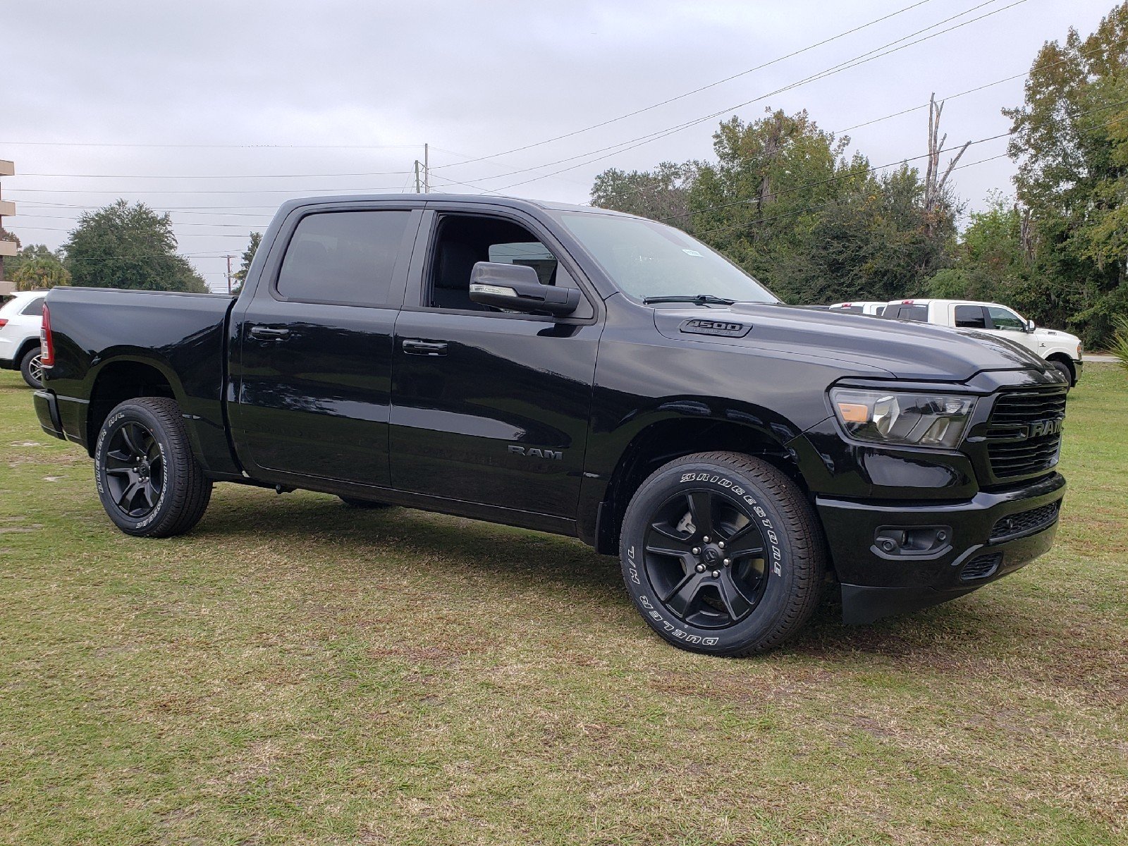 new-2020-ram-1500-big-horn-lone-star-4d-crew-cab-in-beaufort-r158046