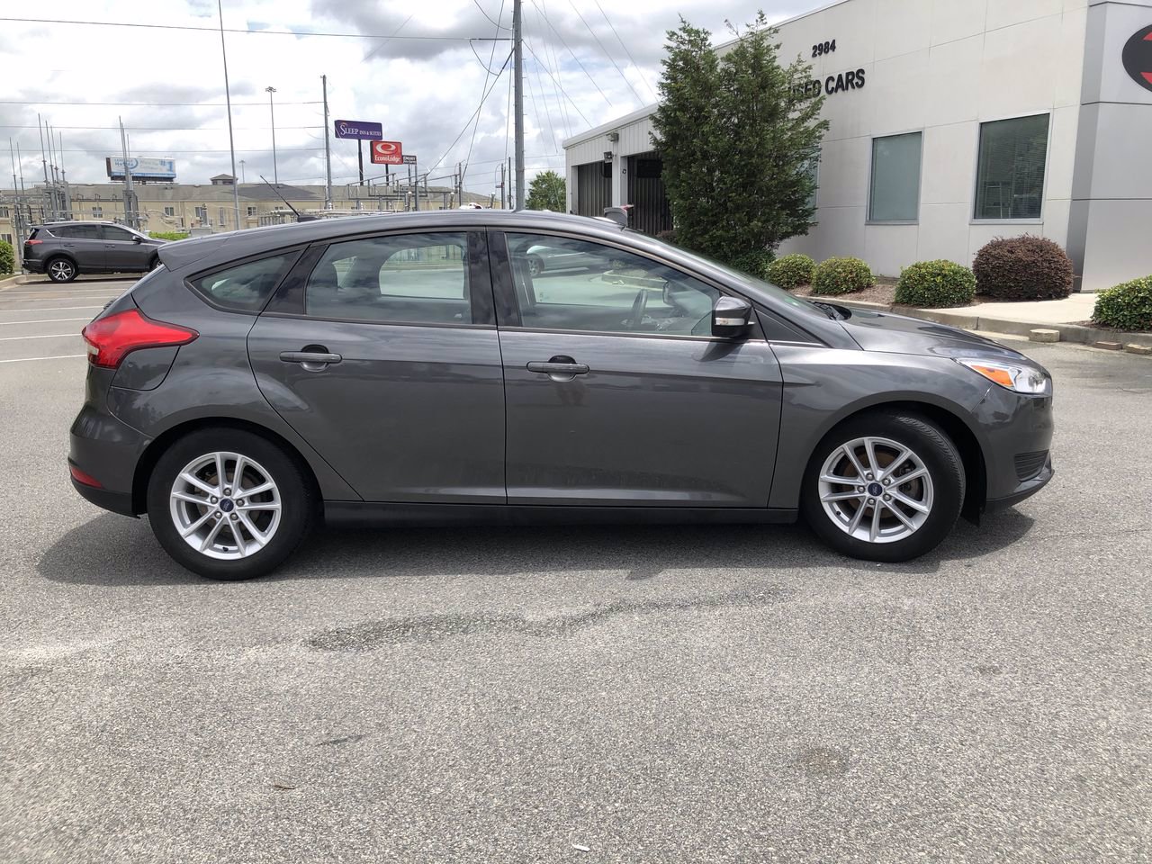 Pre-Owned 2017 Ford Focus SE Hatchback Hatchback in Valdsota #220401A ...