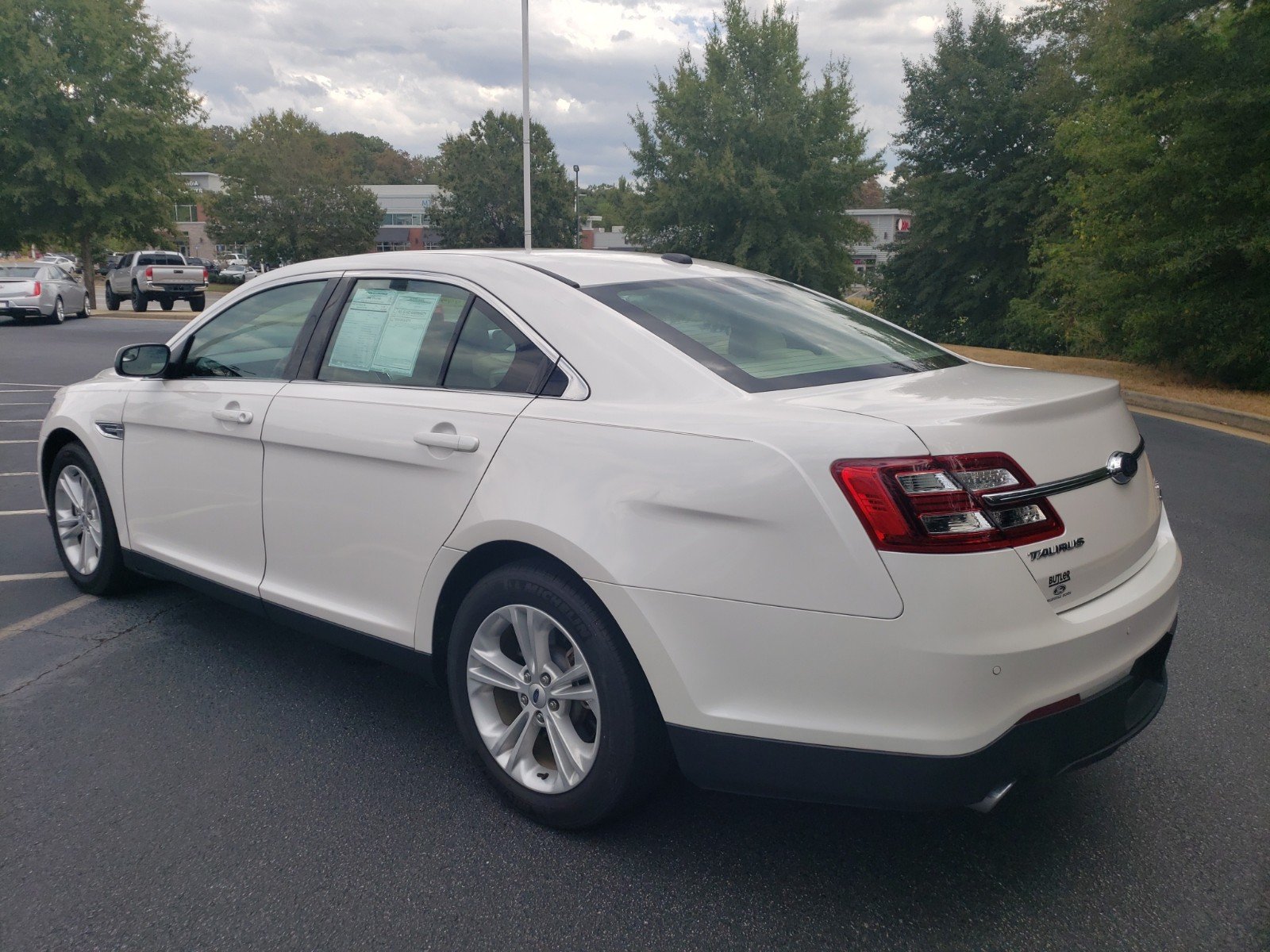 Pre-Owned 2018 Ford Taurus SEL 4dr Car in Columbus #A10225P | Butler ...