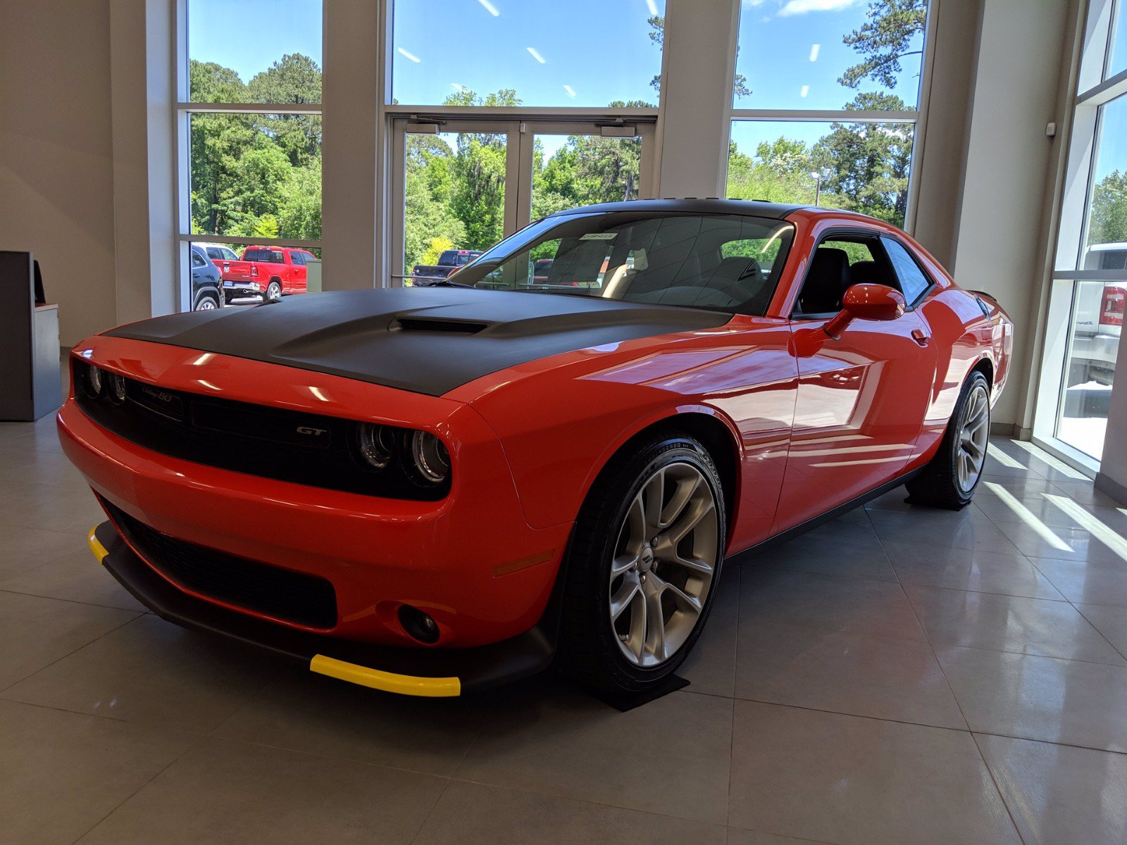 Dodge challenger 2020 год