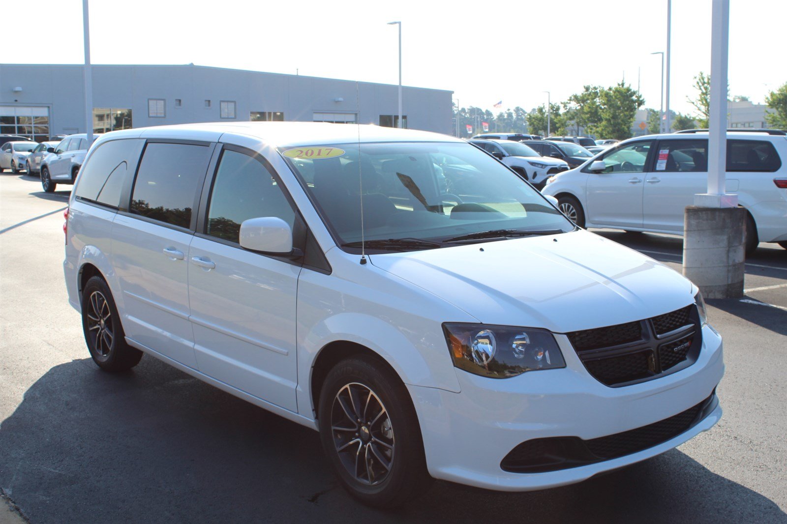 Pre-Owned 2017 Dodge Grand Caravan SE Plus Mini-van, Passenger In Macon ...