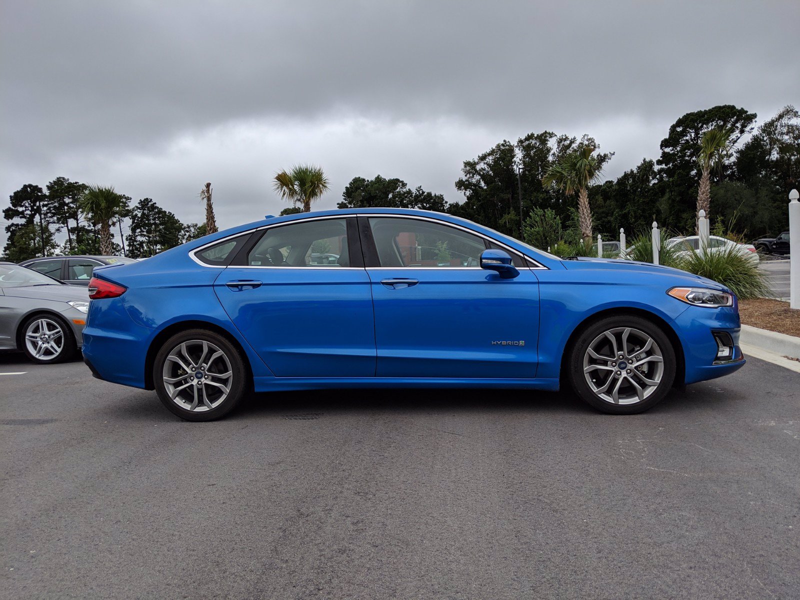 Ford fusion hybrid titanium