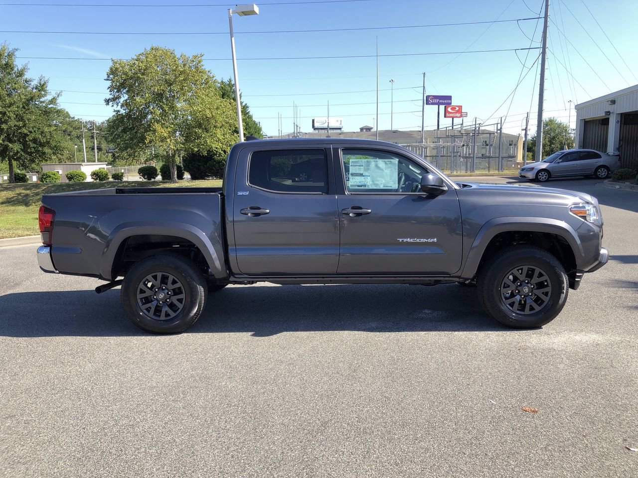 New 2020 Toyota Tacoma 2WD SR5 Double Cab V6 Crew Cab Pickup in ...