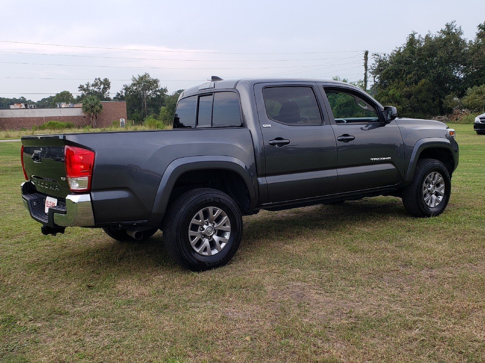 Pre-Owned 2017 Toyota Tacoma SR5 4D Double Cab in Beaufort #T044237 ...