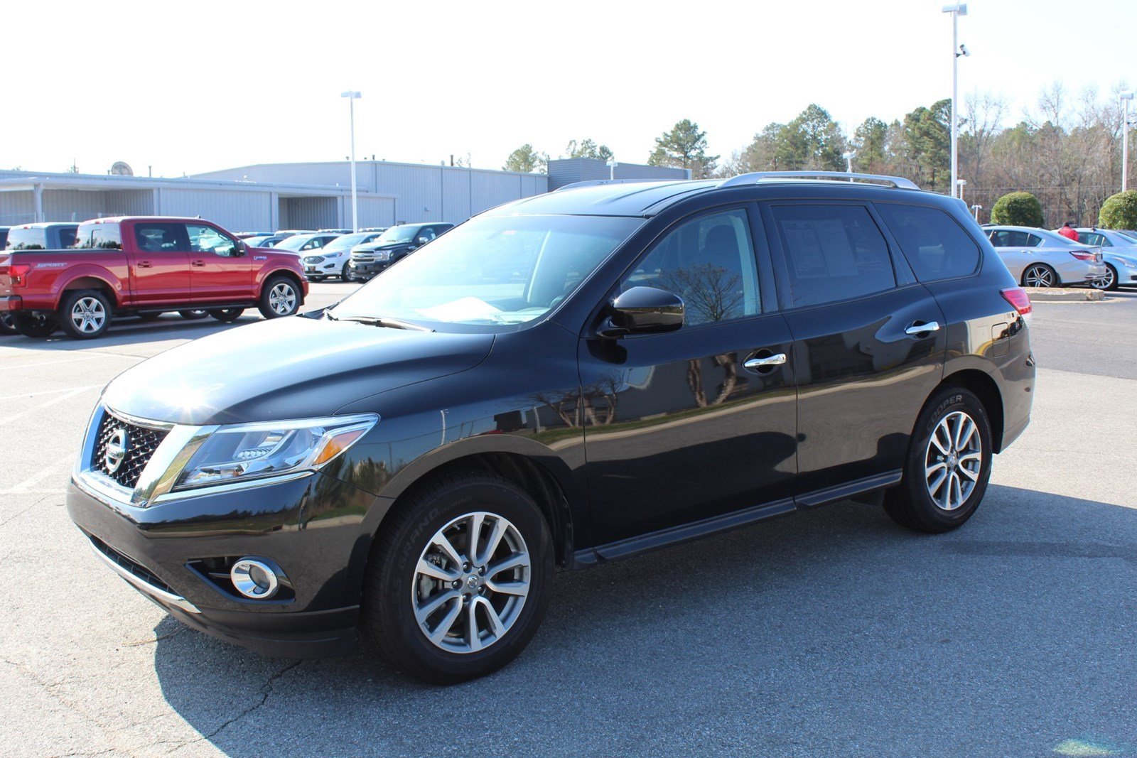 PreOwned 2016 Nissan Pathfinder SV Sport Utility in Milledgeville 