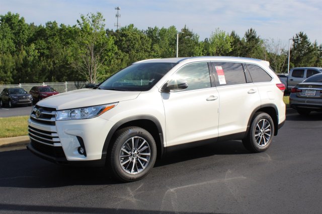 New 2019 Toyota Highlander Xle With Navigation Awd