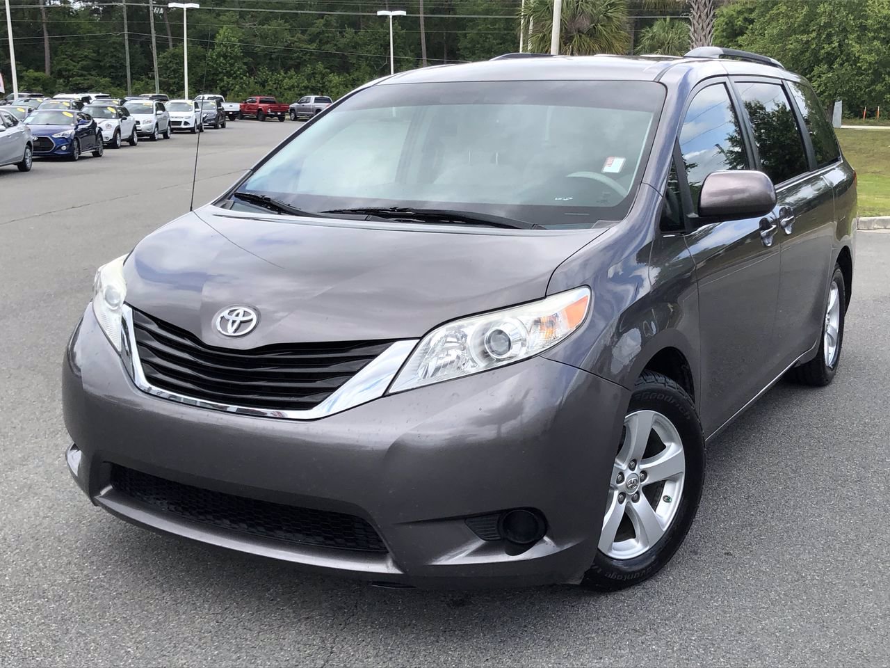 Pre-Owned 2013 Toyota Sienna LE Mini-van, Passenger in Valdsota ...