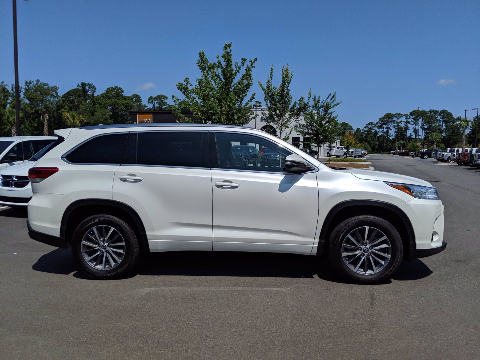 Pre Owned 2018 Toyota Highlander XLE 4D Sport Utility in Beaufort 