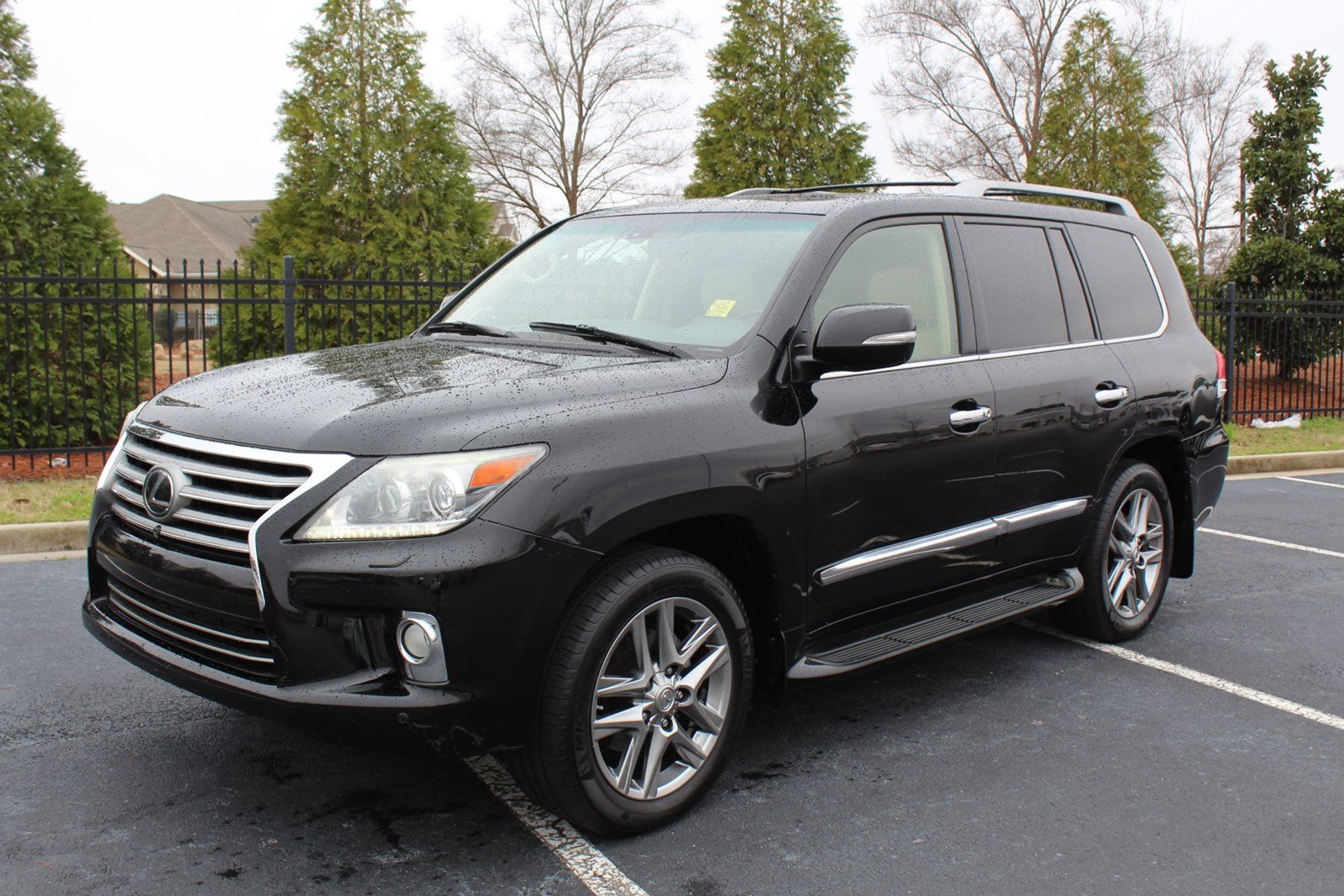 Lexus lx 570 черный