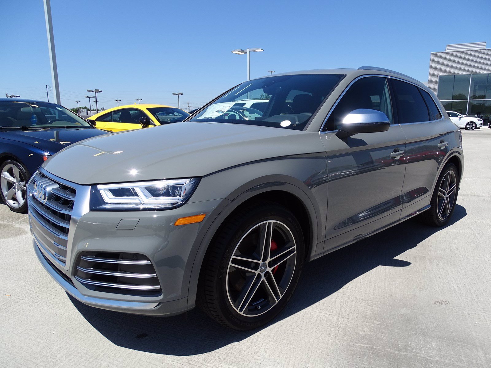 new-2020-audi-sq5-premium-plus-sport-utility-in-union-city-l2038337